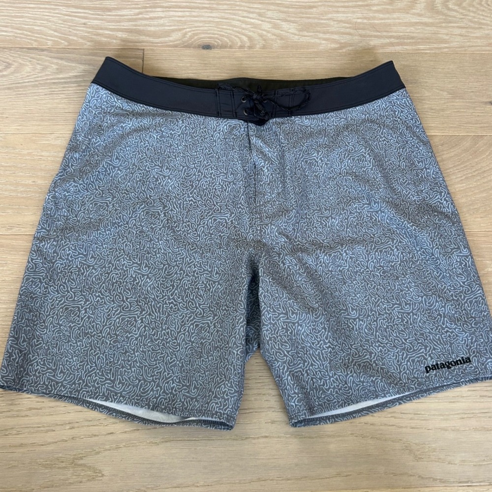 Patagonia Hydro Series Boardshorts Mens 34 Grey Blue Coral Print Swim Trunks
